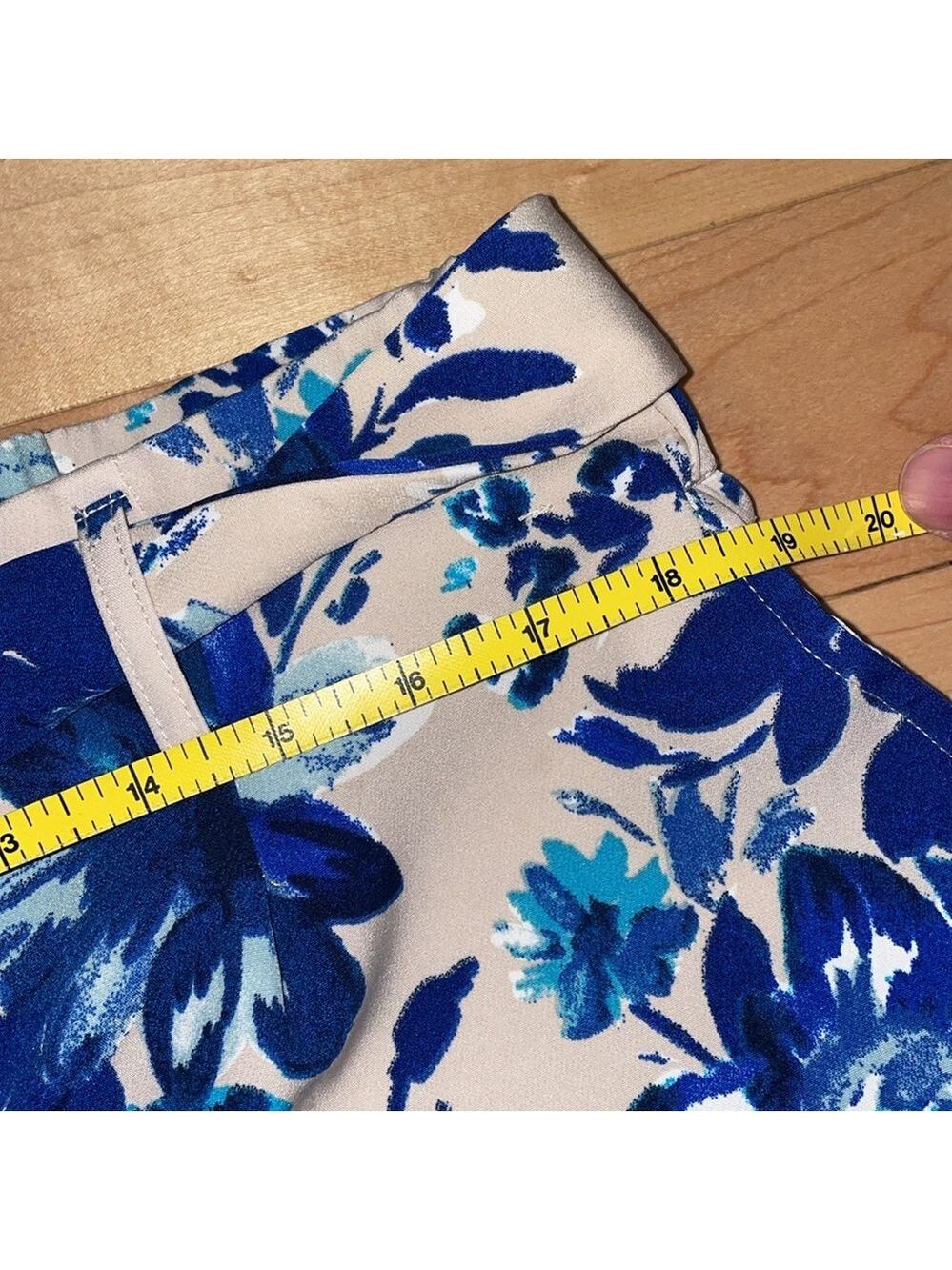 Jules & Leopold Blue And Light Tan Floral Cropped Pants - Picture 7 of 11